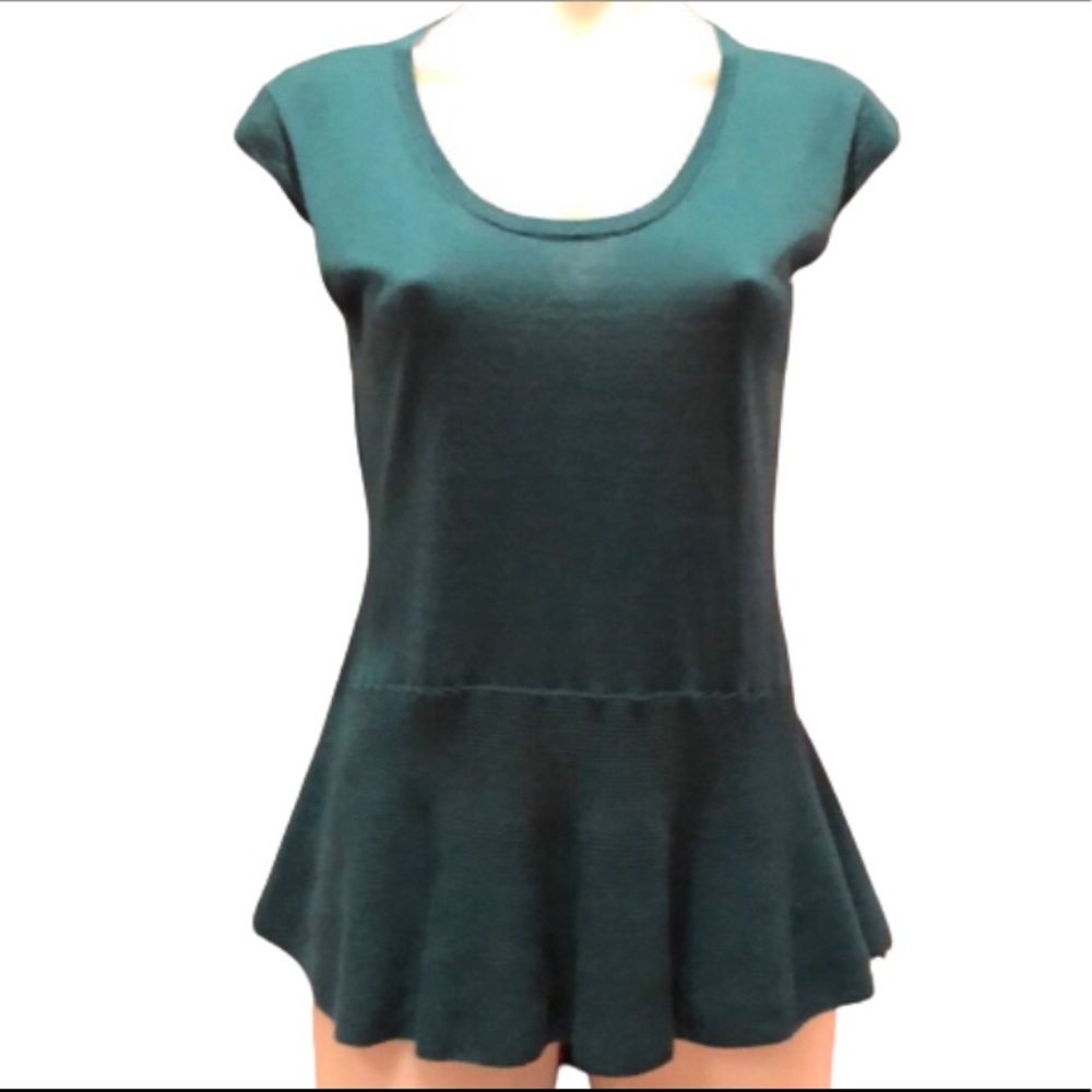 ELIE TAHARI lightweight stretch teal knit peplum top w cap sleeve
